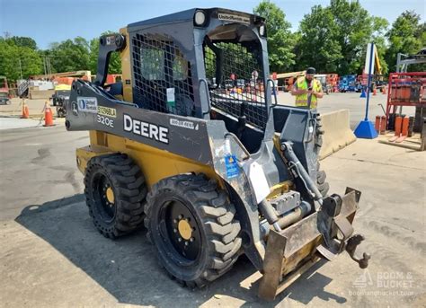 medium frame skid steer|large frame skid steer loader.